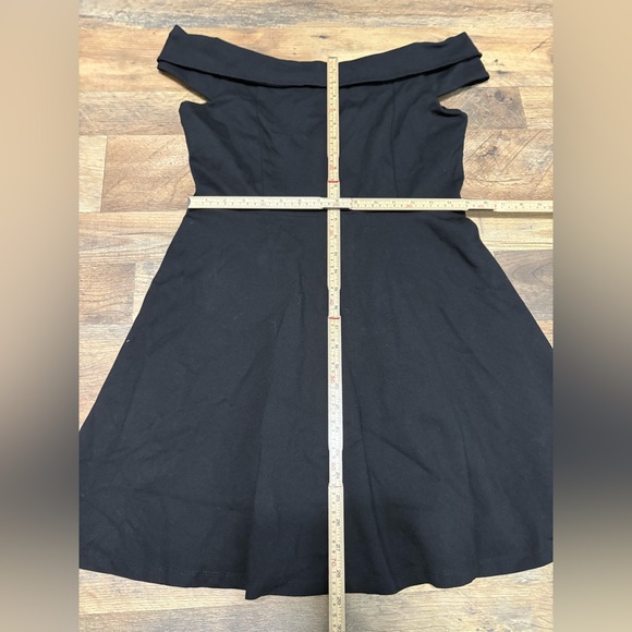Elegant Lulu’s Black Off-Shoulder Dress - Picture 3 of 9